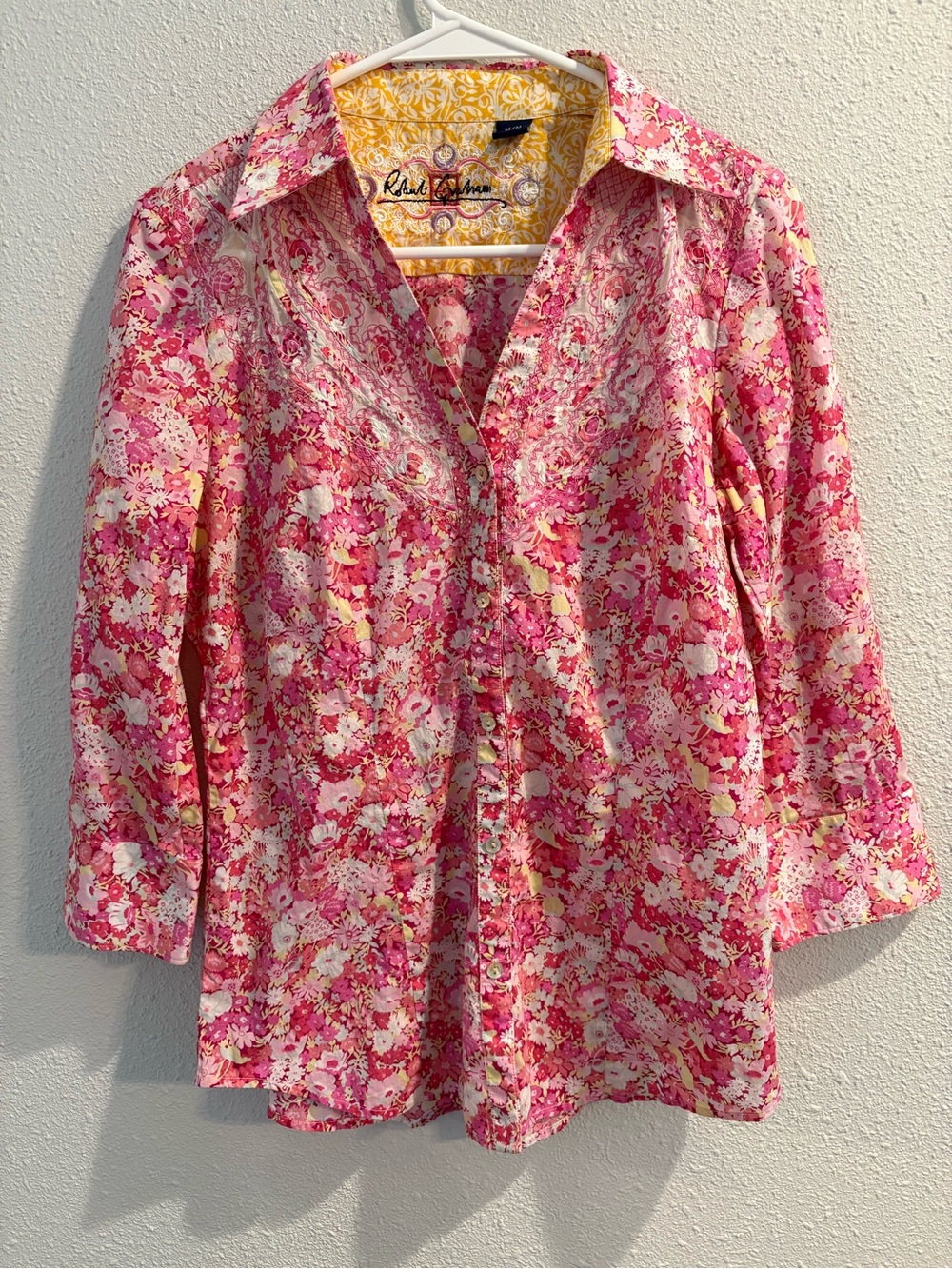 Robert Graham Pink Floral Button-Up Blouse (size M)